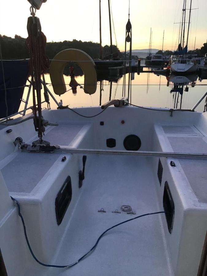 Yacht Highwayman Hotel South Kessock Exterior photo